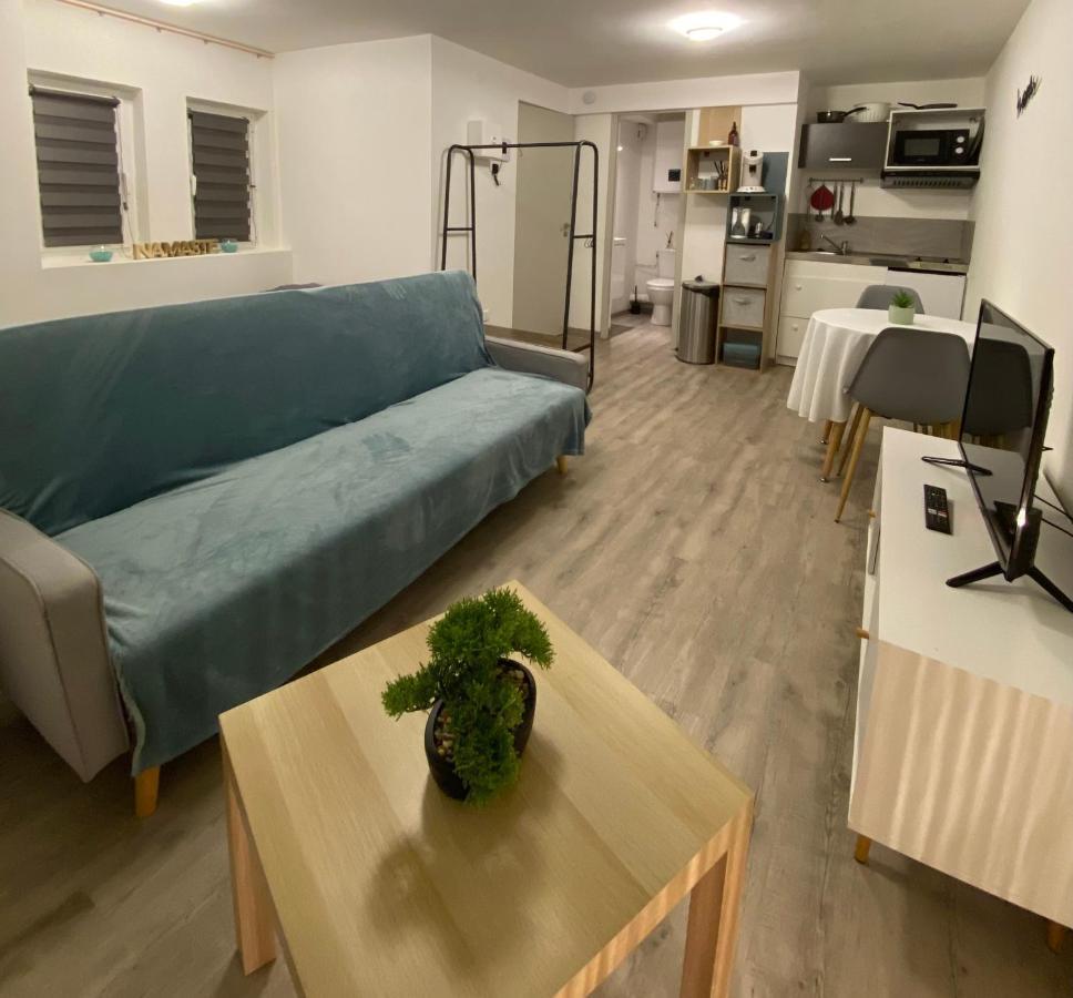 Studio Confortable Au Centre De Manosque Ngoại thất bức ảnh